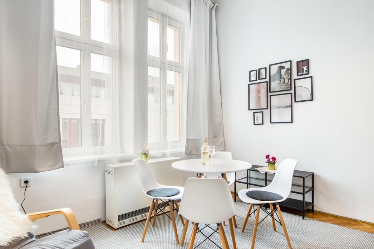 Miodowa Apartment Краков Экстерьер фото